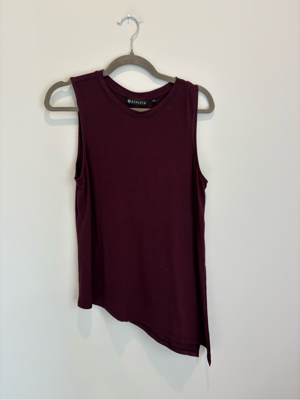 Athleta Sleeveless Muscle Tank in Deep Plum